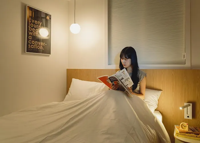 Sinchon Local Friends Hotel